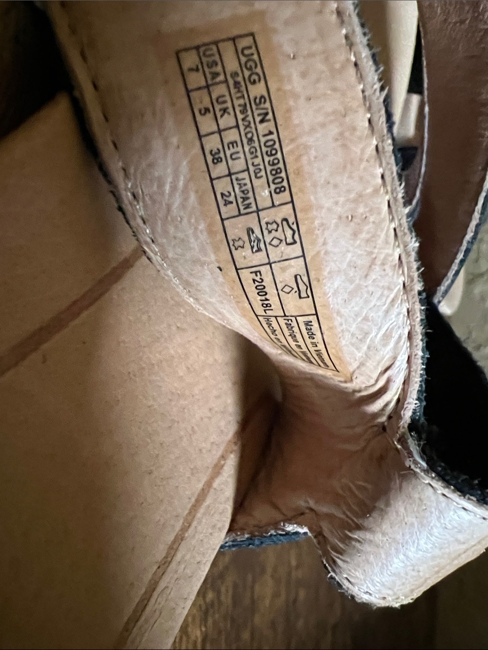 UGG Braelyn Black Patent & Suede Triple-Strap Sandals - Picture 10 of 10